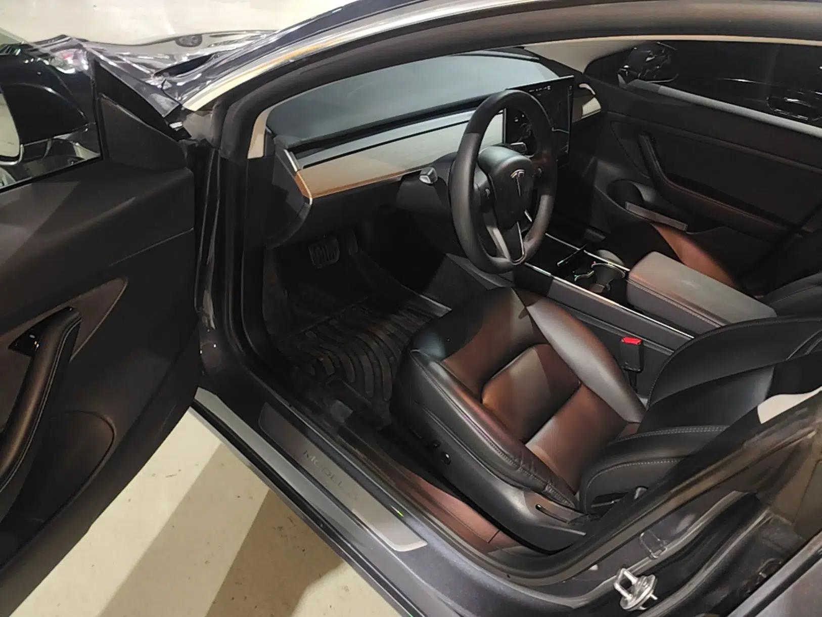 Tesla Model 3 2019 Standard Range Rear-Drive Upgraded Version — миниатюра 18
