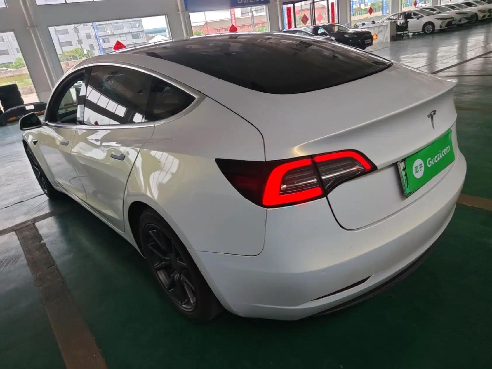 Tesla Model 3 2019 Standard Range Rear-Drive Upgraded Version — миниатюра 4