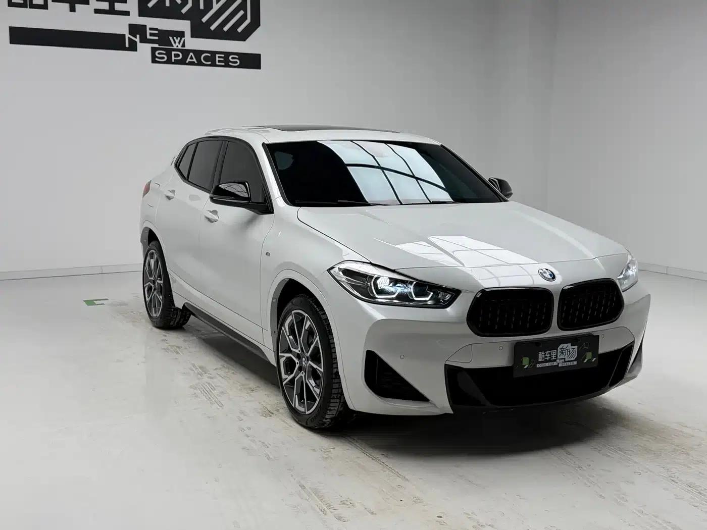 BMW X2 2022 sDrive25i Shadow Edition — миниатюра 3