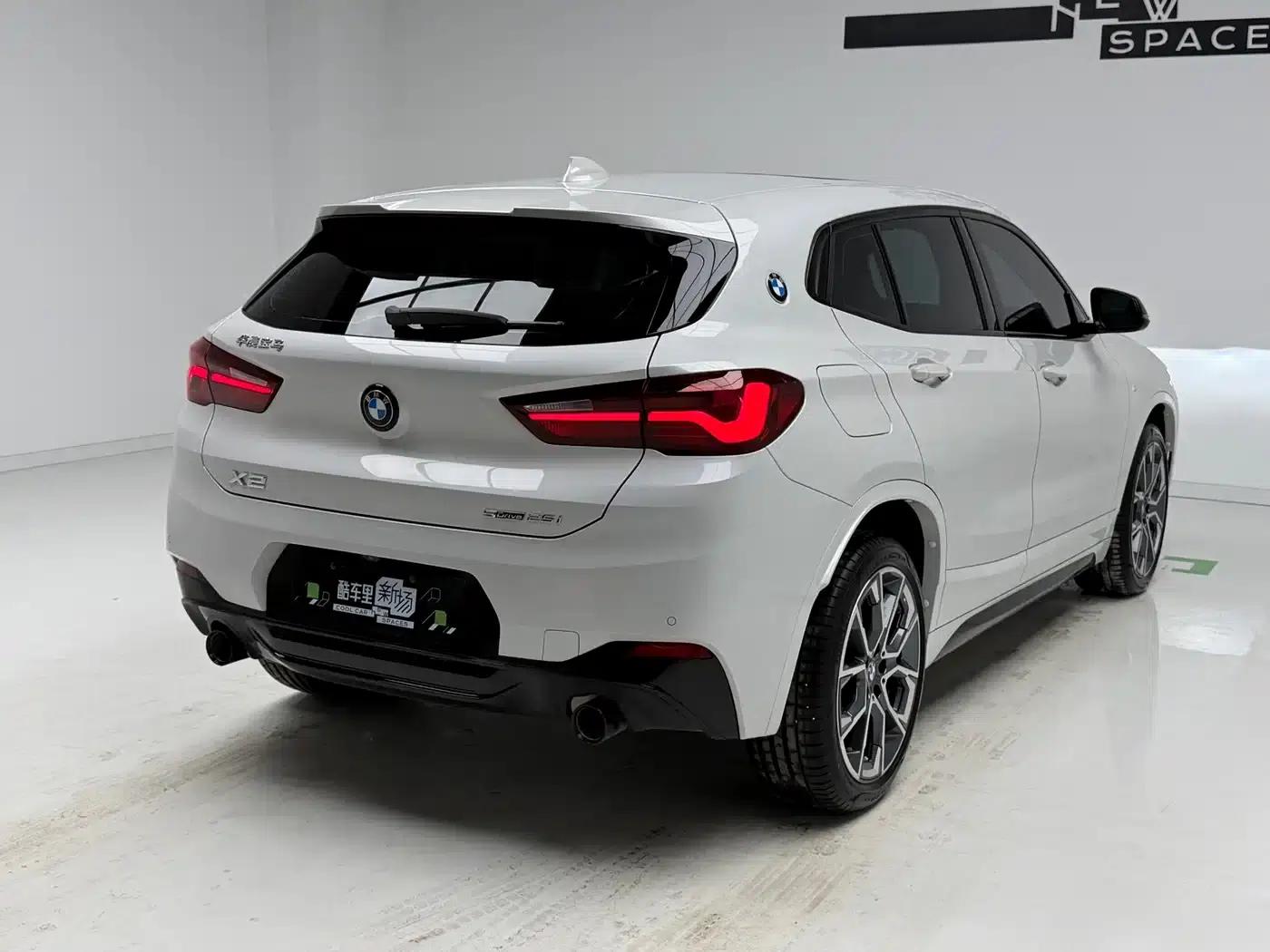 BMW X2 2022 sDrive25i Shadow Edition — миниатюра 4