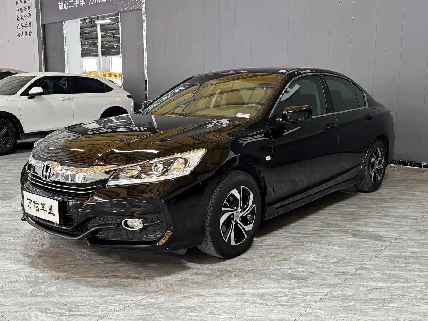 2016 Honda Accord 2.0L Comfort Edition — миниатюра 1