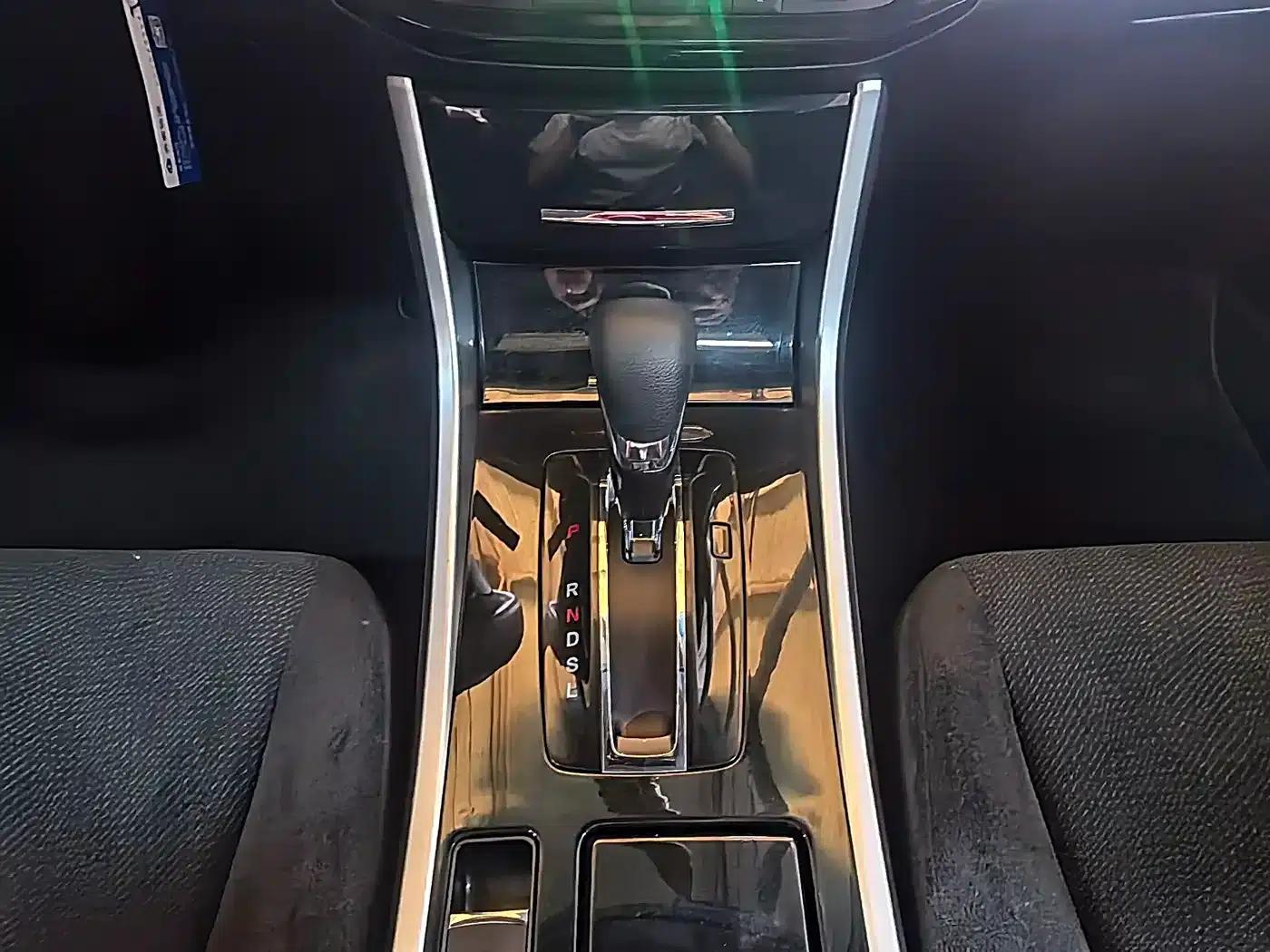 2016 Honda Accord 2.0L Comfort Edition — миниатюра 11