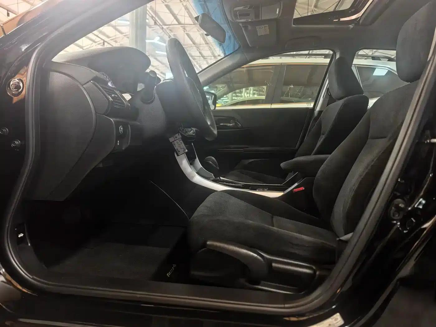 2016 Honda Accord 2.0L Comfort Edition — миниатюра 5
