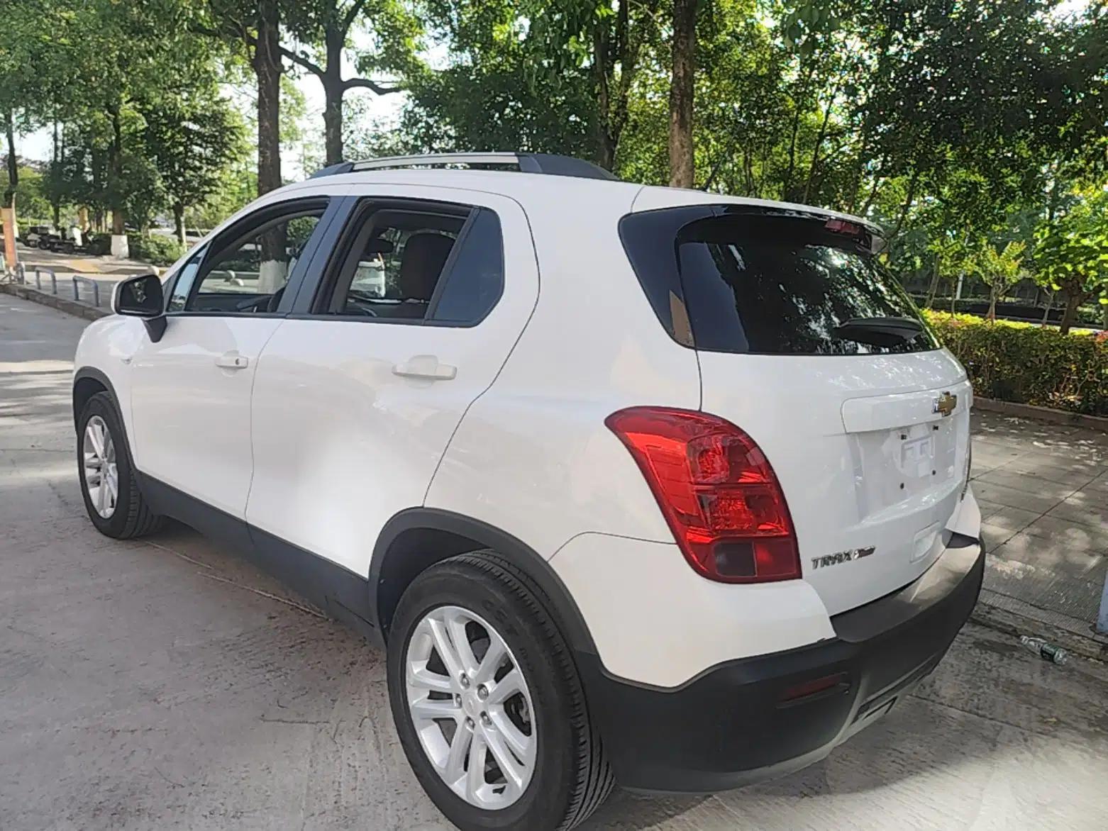 Chevrolet Trax 2016 1.4T Manual Two-Wheel Drive Comfort Version with Sunroof — миниатюра 4