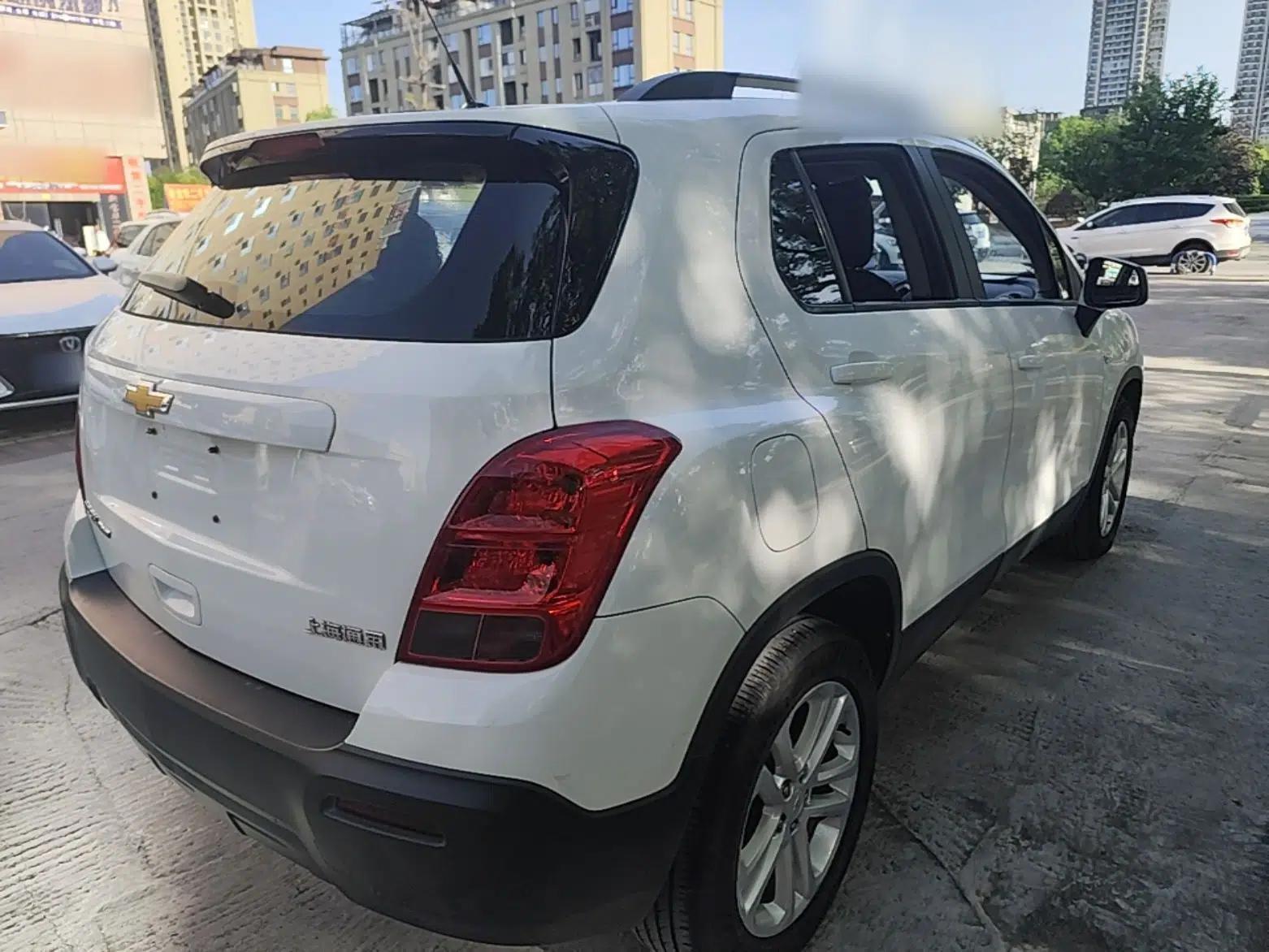 Chevrolet Trax 2016 1.4T Manual Two-Wheel Drive Comfort Version with Sunroof — миниатюра 6