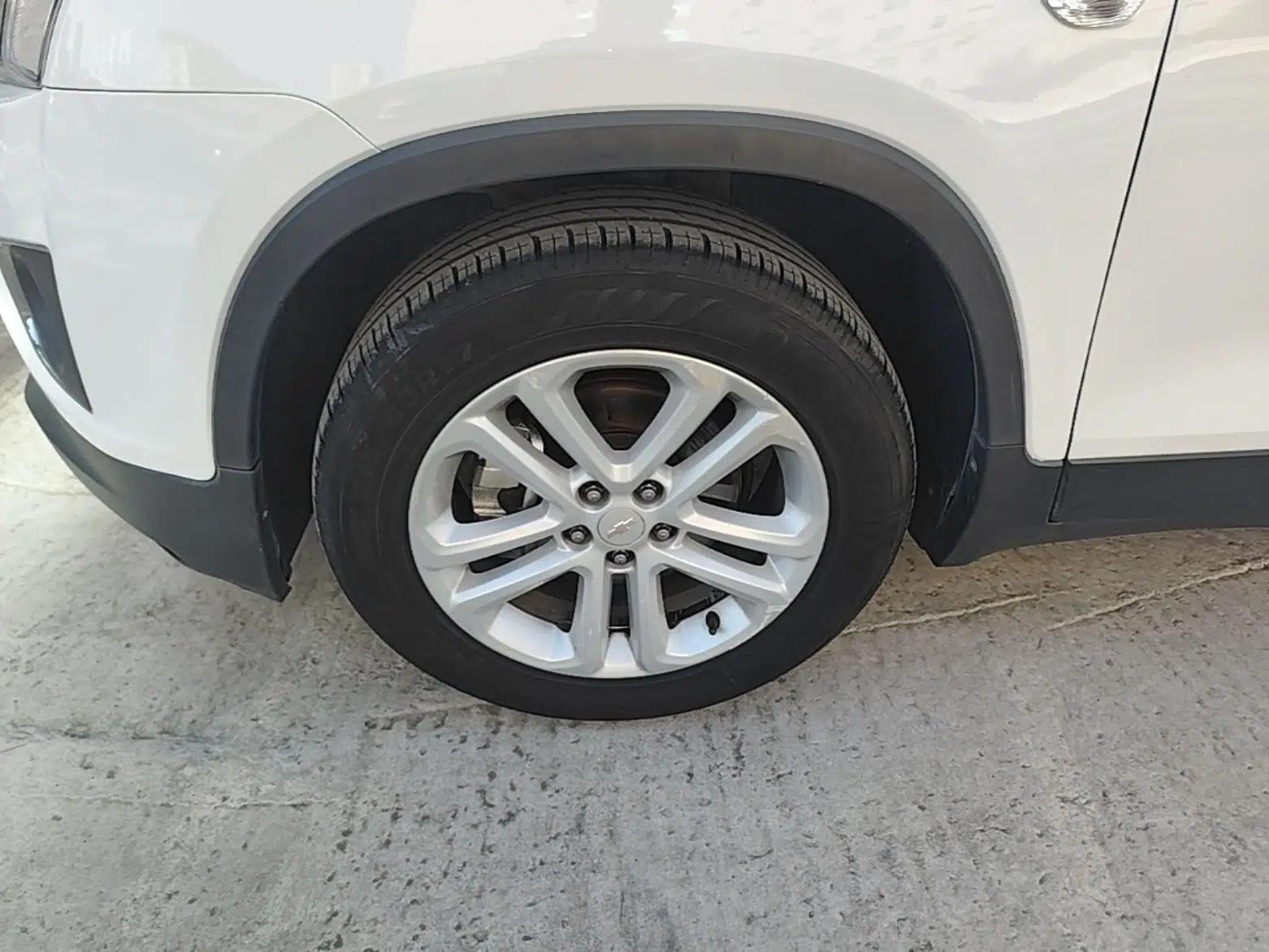 Chevrolet Trax 2016 1.4T Manual Two-Wheel Drive Comfort Version with Sunroof — миниатюра 8