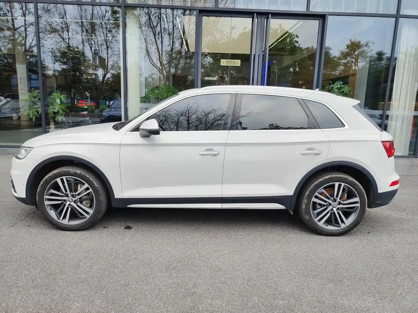 Audi Q5L 2020 45 TFSI Premium Elegance Edition — миниатюра 3