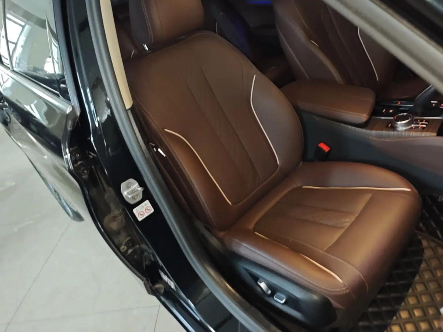 BMW 5 Series 2023 530Li Leading Edition Luxury Package — миниатюра 23