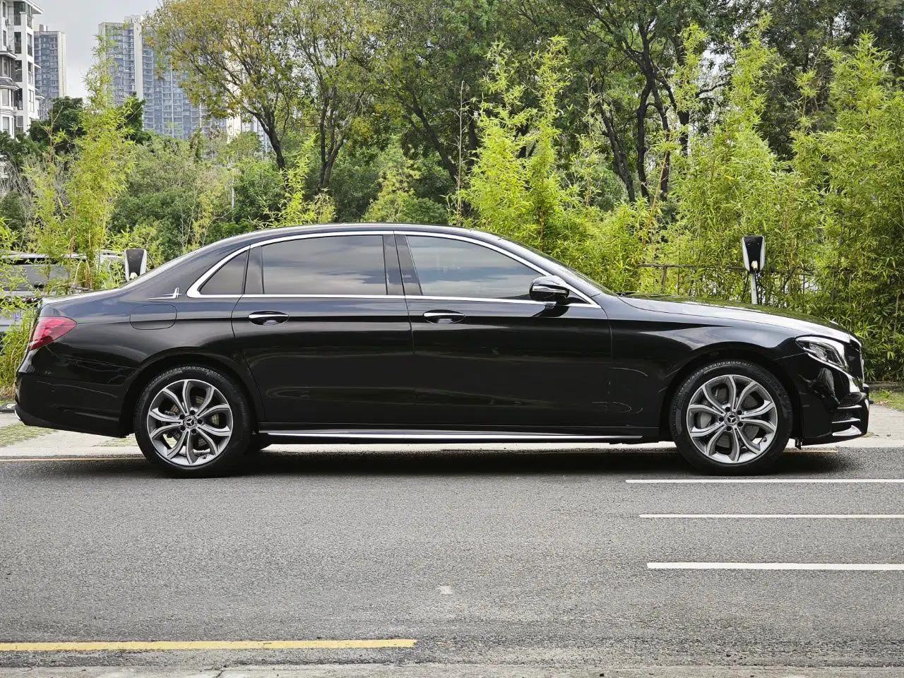 Mercedes-Benz E-Class 2020 Restyled E 300 L Sporty and Stylish Edition — миниатюра 4