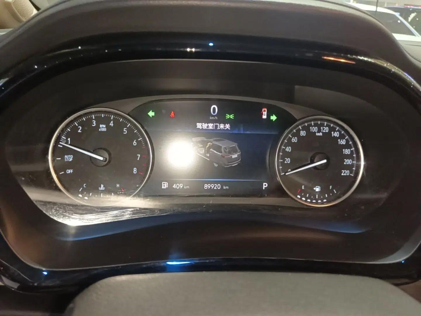 Buick GL8 2023 Facelifted Land Cruiser Executive Luxury Version — миниатюра 15