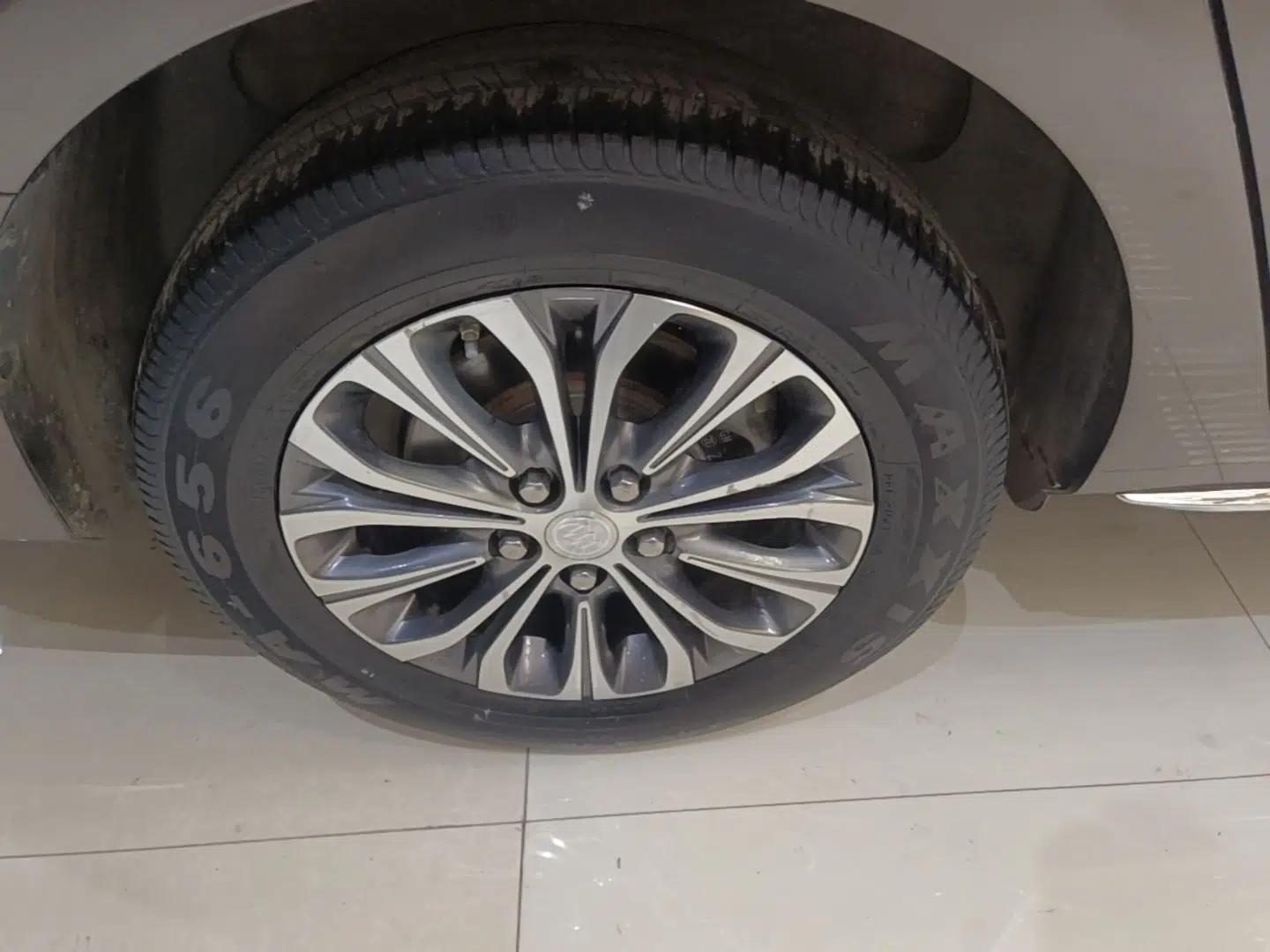 Buick GL8 2023 Facelifted Land Cruiser Executive Luxury Version — миниатюра 10