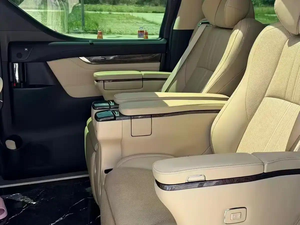 2021 Alphard Hybrid 2.5L Premium Edition — миниатюра 4