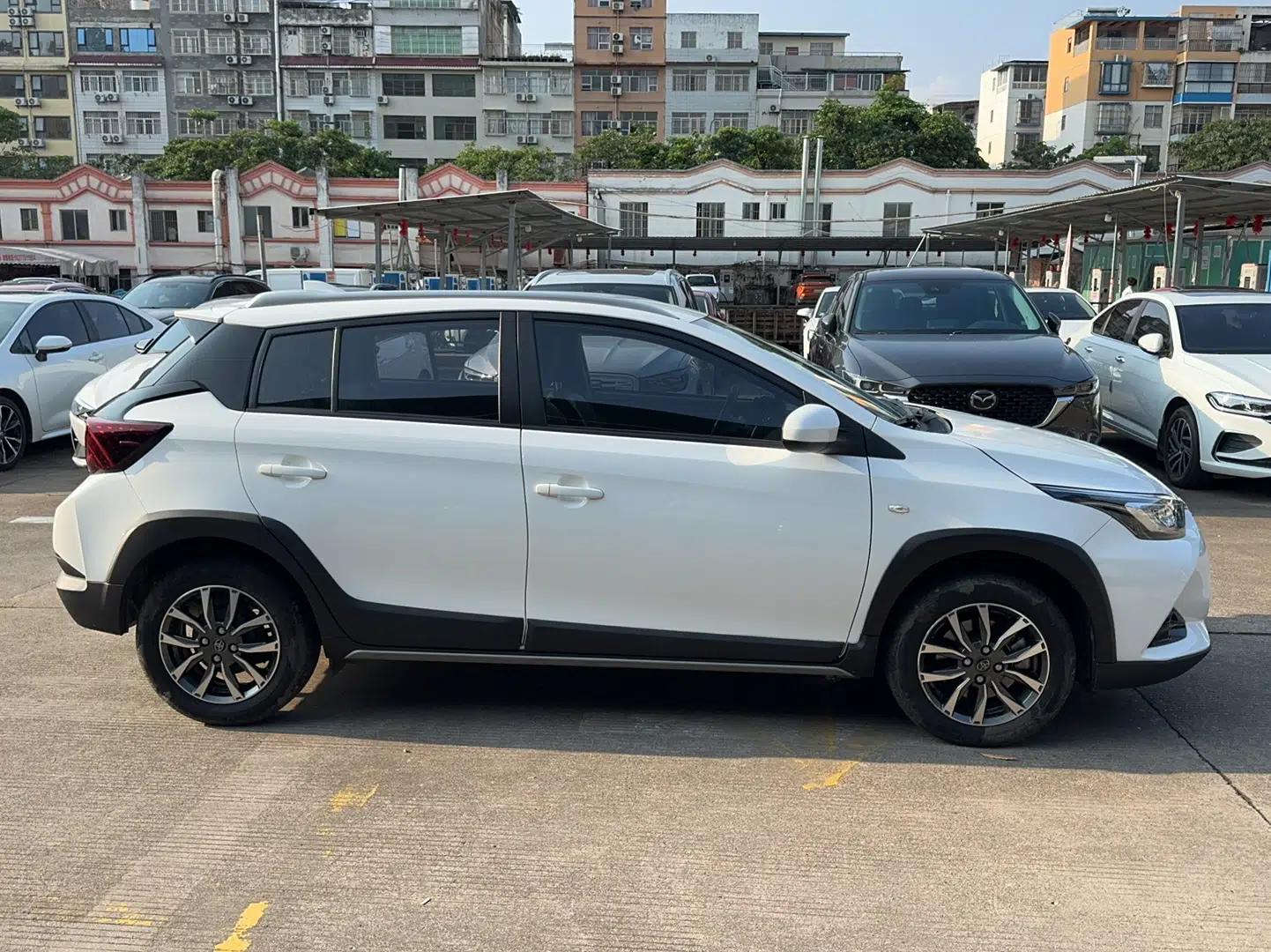 Toyota YARiS L Zhi Xuan 2022 X-Trail 1.5L CVT Luxury PLUS Edition — миниатюра 3