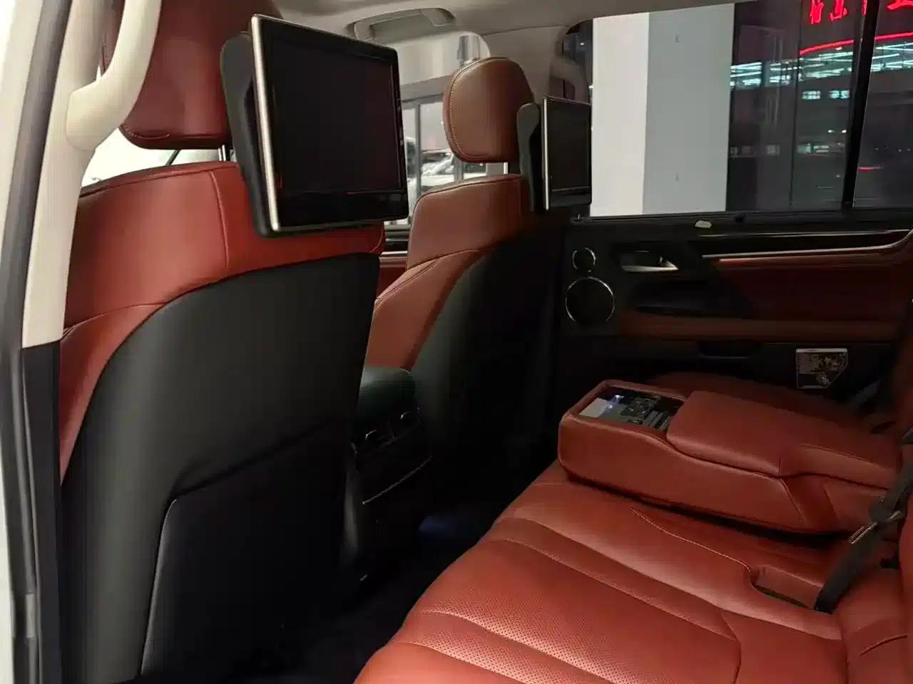 2017 Lexus LX 570 Dynamic Luxury Edition — миниатюра 6