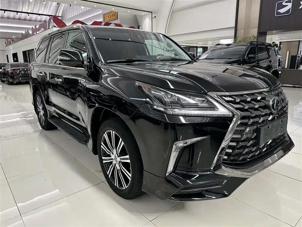 2017 Lexus LX 570 Premium Luxury Edition — миниатюра 3
