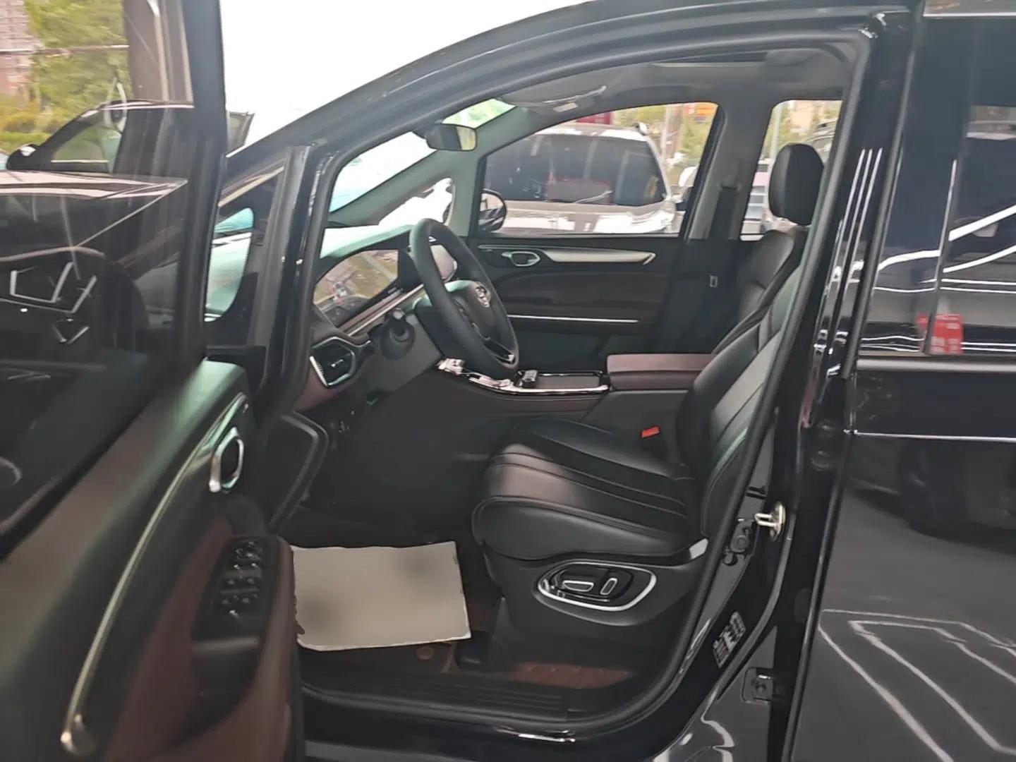 GAC Trumpchi M6 2023 PRO 270T DCT Luxury Edition — миниатюра 19