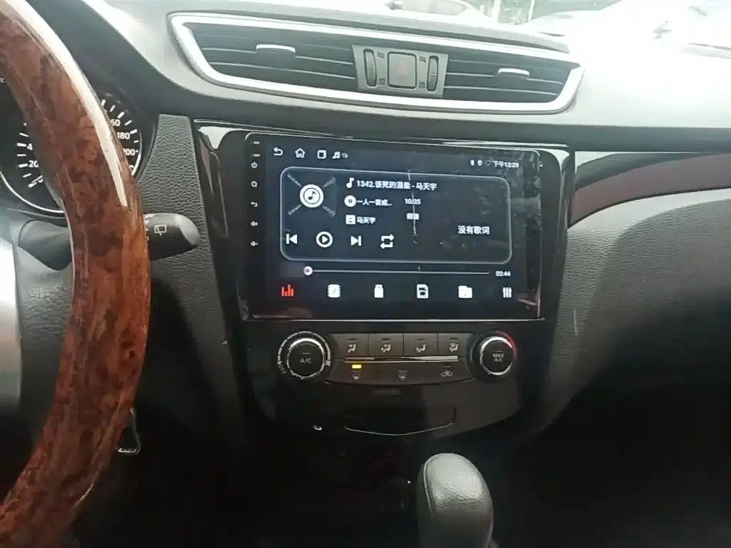 Nissan Qashqai 2016 2.0L CVT Elite Edition — миниатюра 10