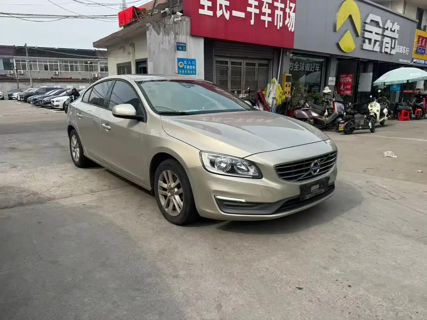 2017 Volvo S60 S60L T3 Smart Edition — миниатюра 3