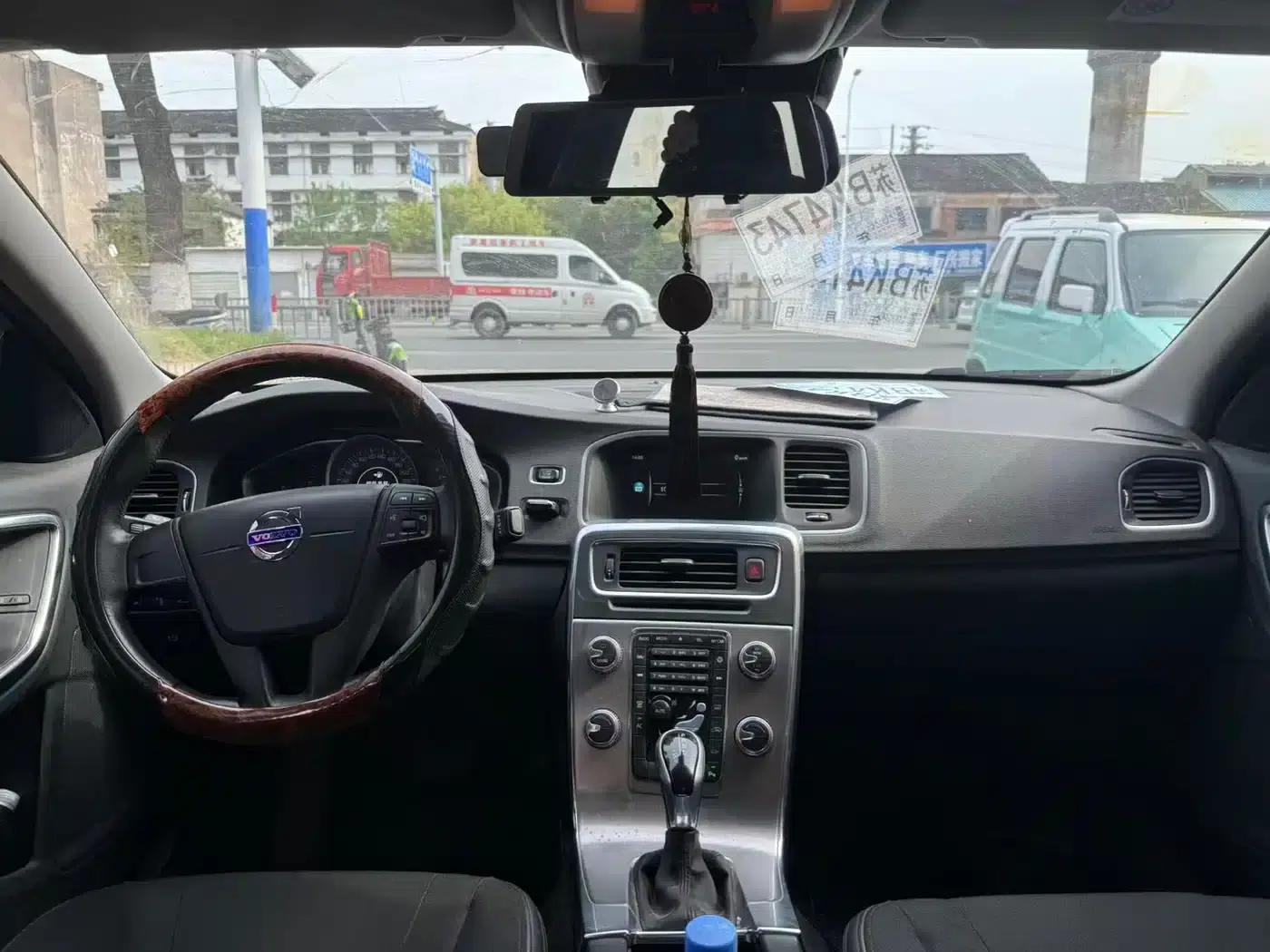 2017 Volvo S60 S60L T3 Smart Edition — миниатюра 9