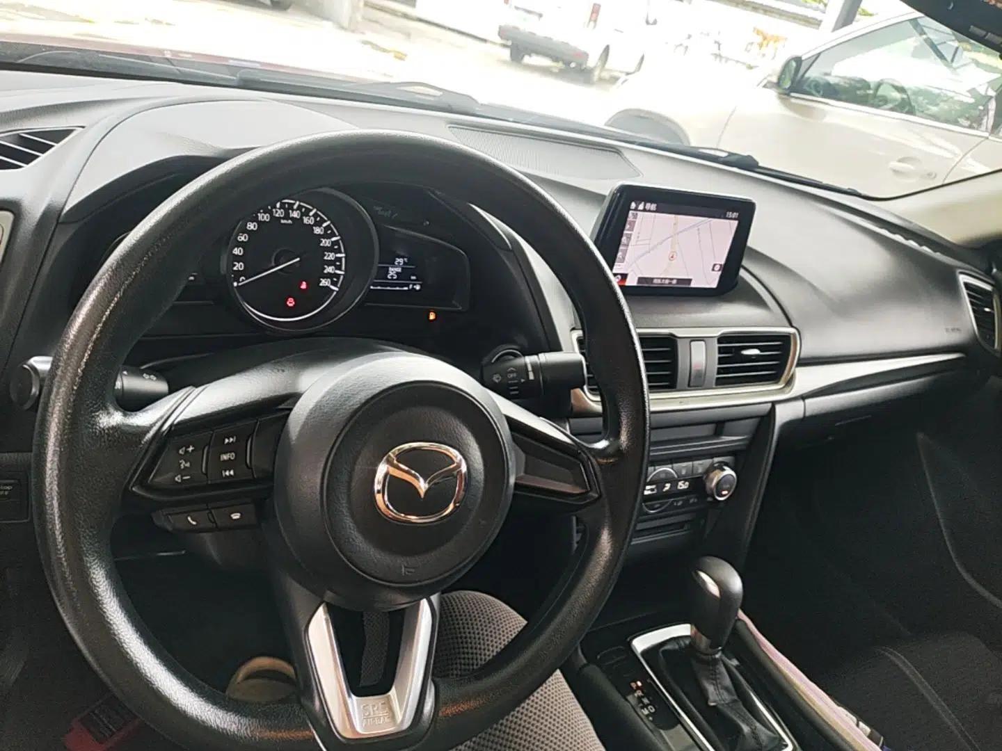 Mazda 3 Axela 2017 Sedan 1.5L Automatic Luxury Model Emission Standard China V — миниатюра 13