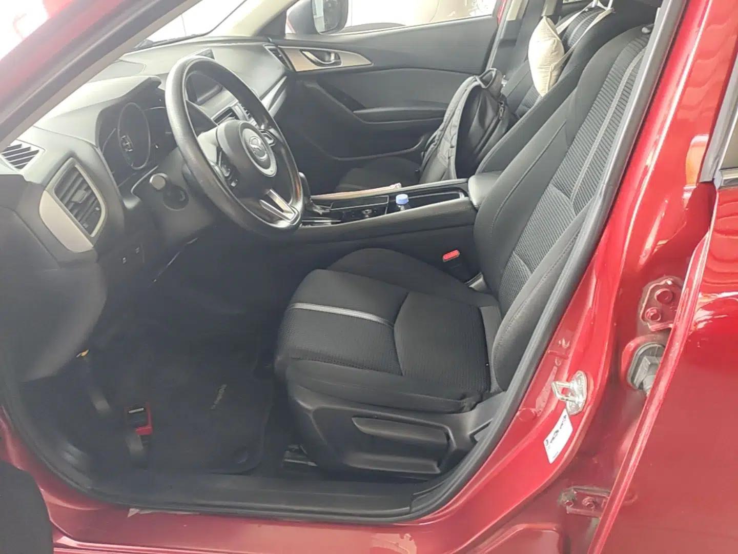 Mazda 3 Axela 2017 Sedan 1.5L Automatic Luxury Model Emission Standard China V — миниатюра 18