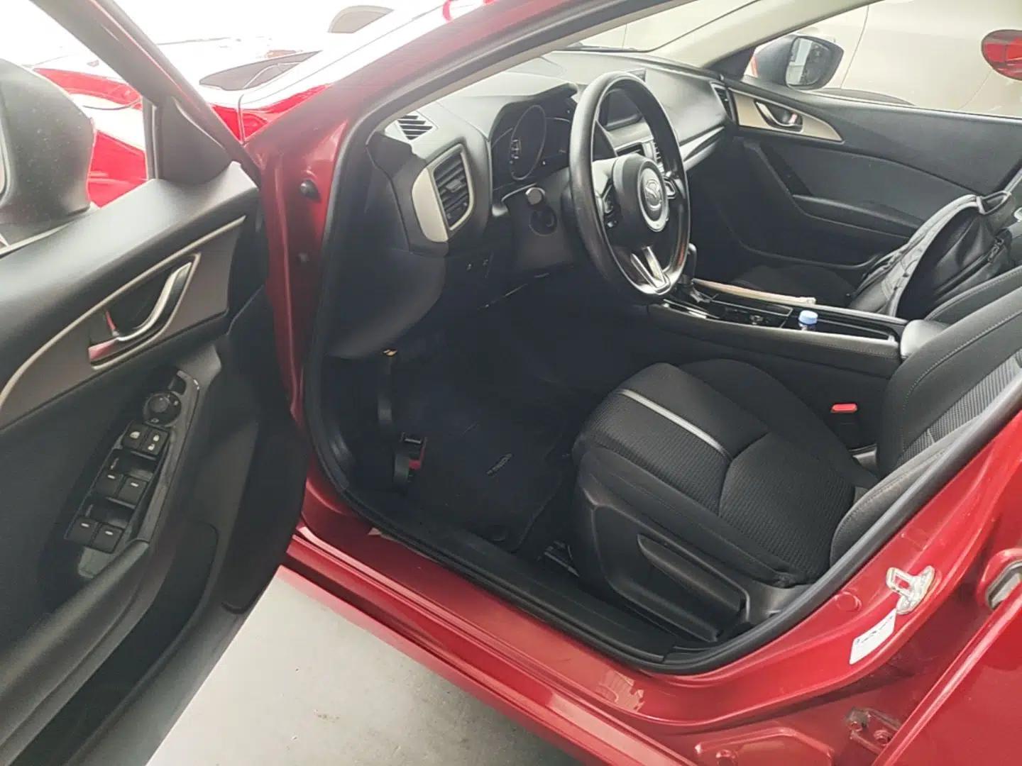 Mazda 3 Axela 2017 Sedan 1.5L Automatic Luxury Model Emission Standard China V — миниатюра 19