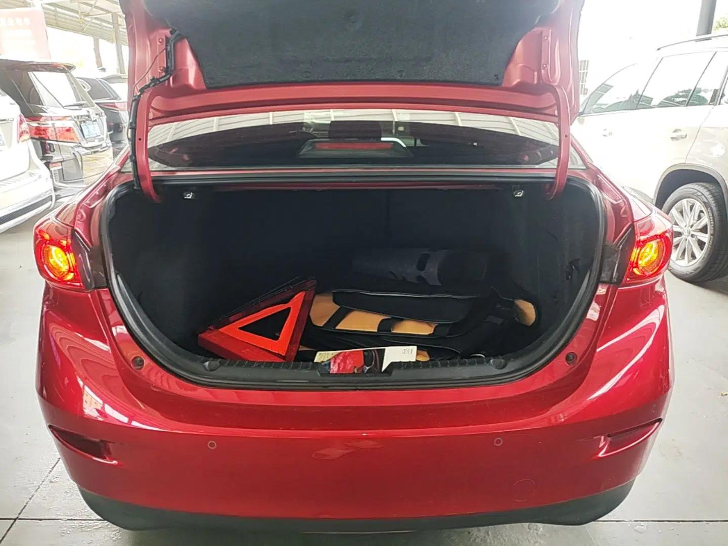 Mazda 3 Axela 2017 Sedan 1.5L Automatic Luxury Model Emission Standard China V — миниатюра 22