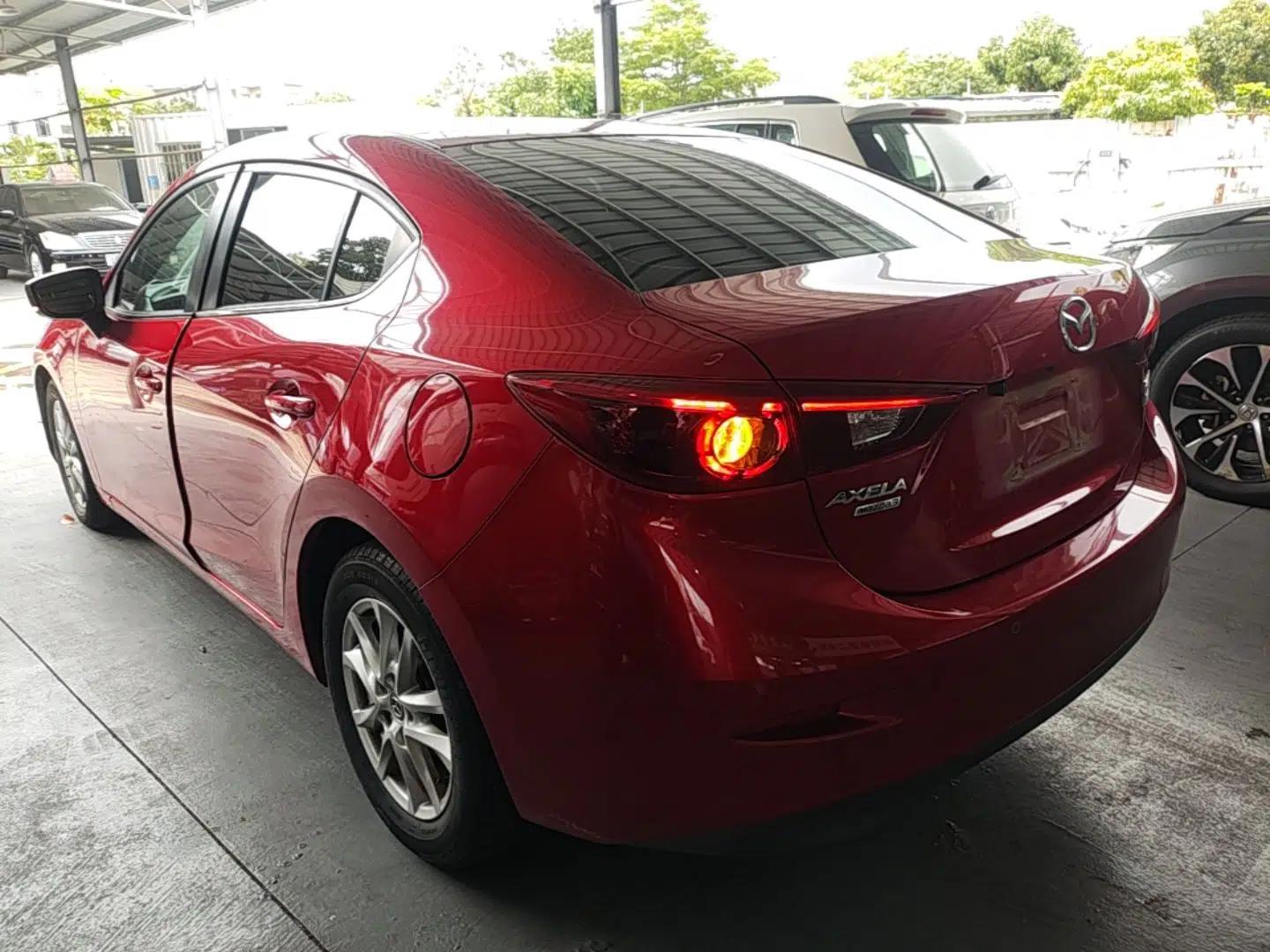 Mazda 3 Axela 2017 Sedan 1.5L Automatic Luxury Model Emission Standard China V — миниатюра 4