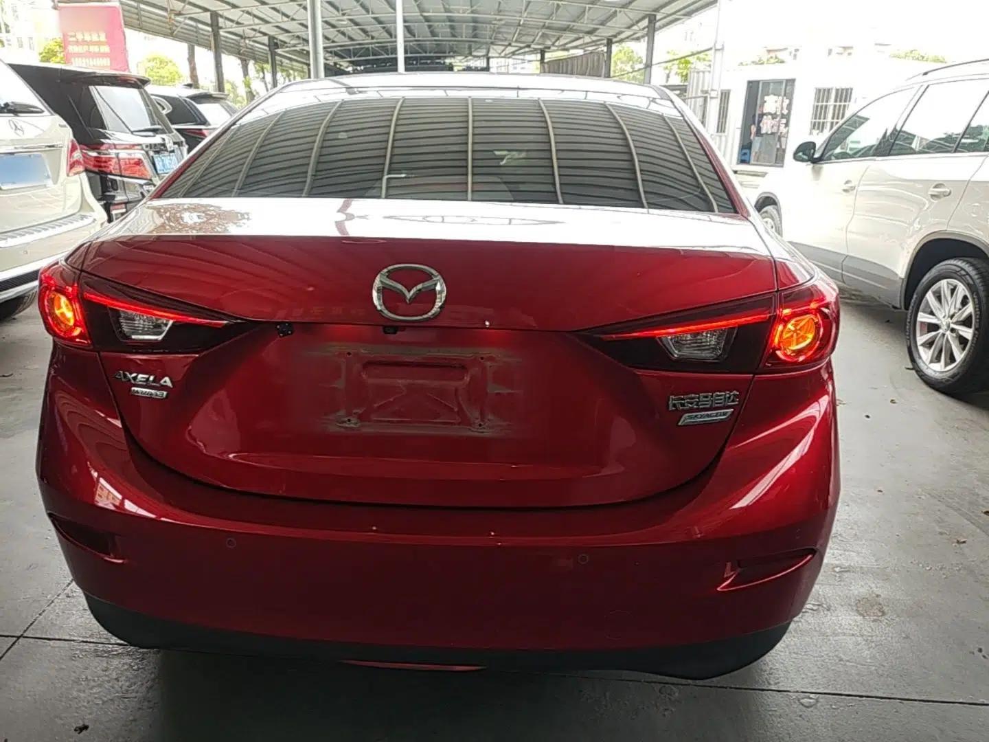 Mazda 3 Axela 2017 Sedan 1.5L Automatic Luxury Model Emission Standard China V — миниатюра 5