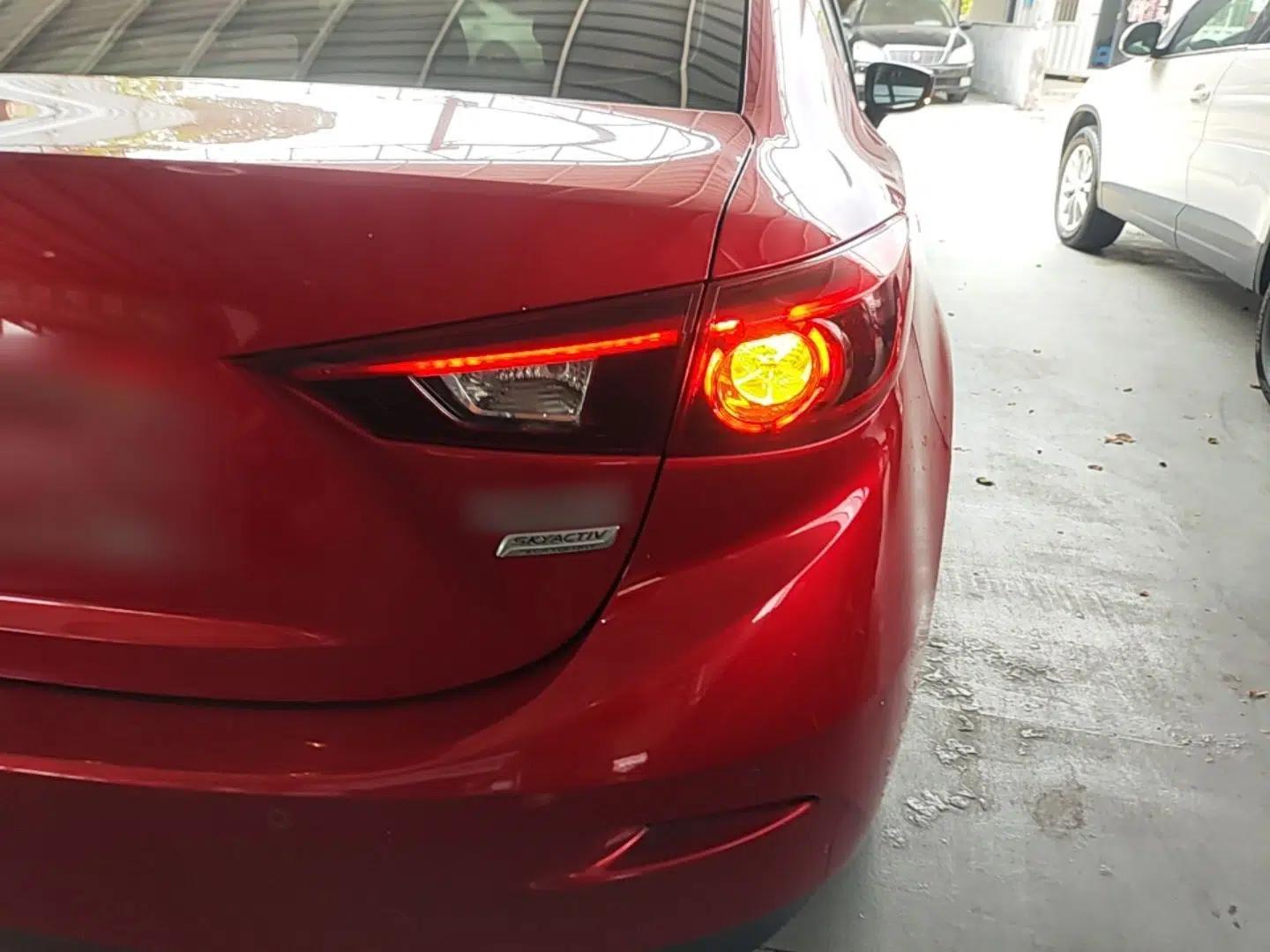 Mazda 3 Axela 2017 Sedan 1.5L Automatic Luxury Model Emission Standard China V — миниатюра 7