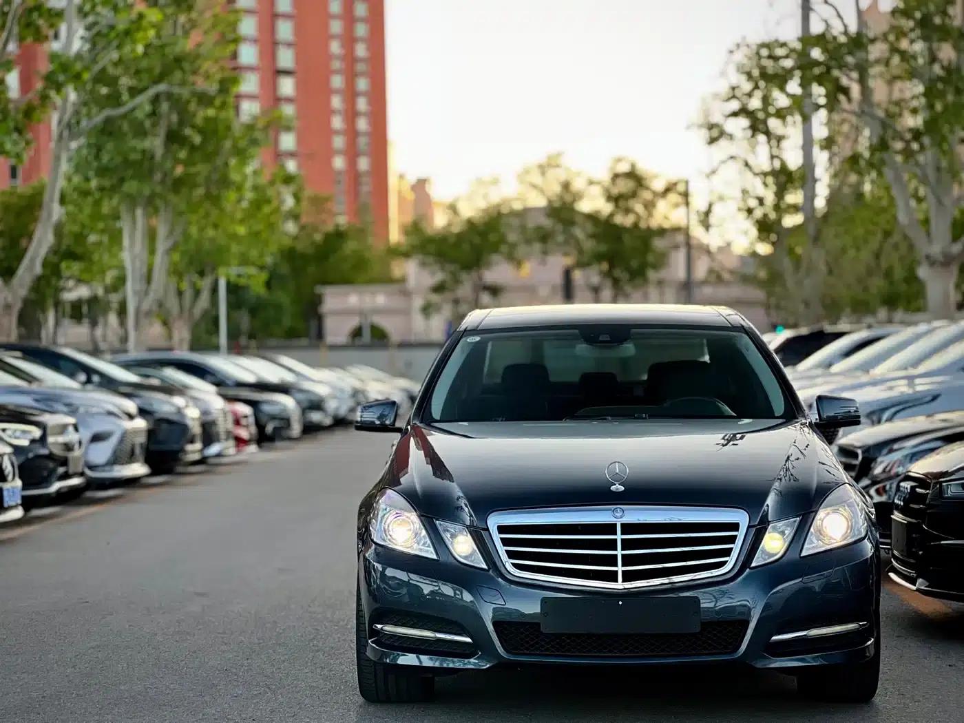 Mercedes-Benz E-Class 2010 E 300 L Fashion Edition — миниатюра 2