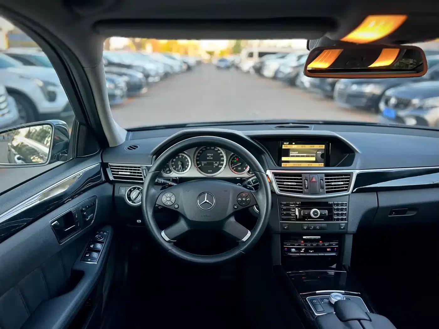 Mercedes-Benz E-Class 2010 E 300 L Fashion Edition — миниатюра 11
