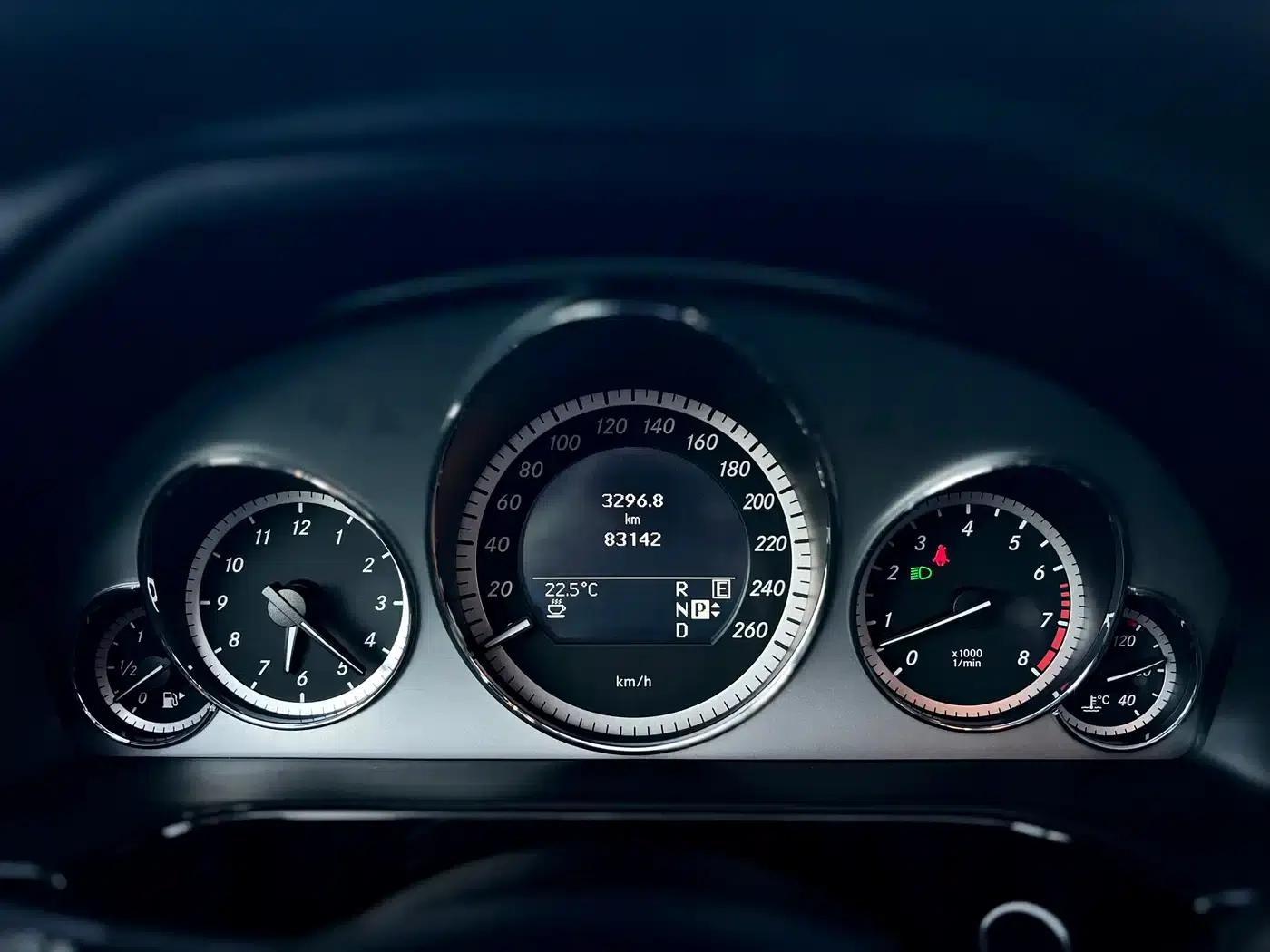 Mercedes-Benz E-Class 2010 E 300 L Fashion Edition — миниатюра 13