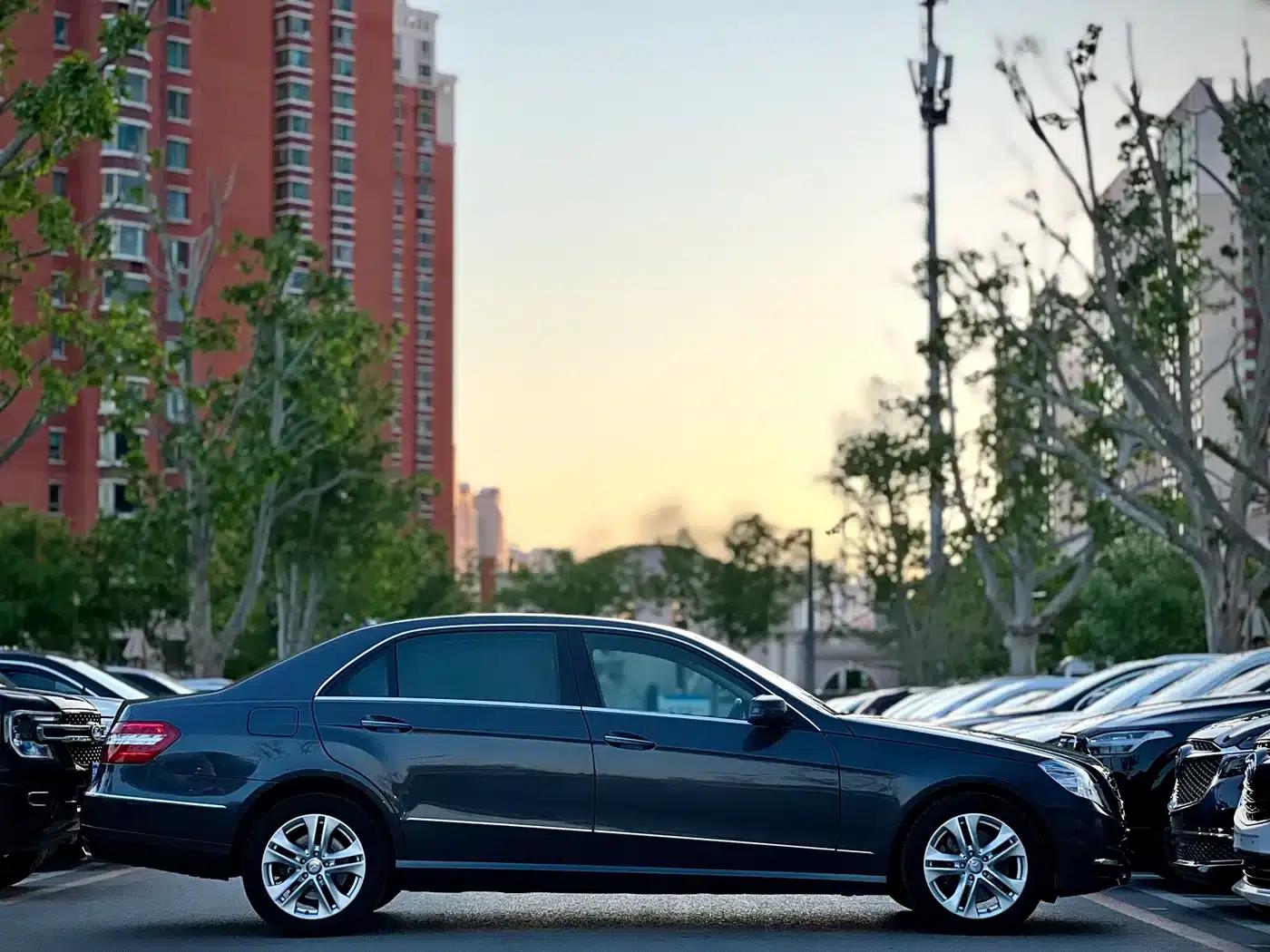 Mercedes-Benz E-Class 2010 E 300 L Fashion Edition — миниатюра 4