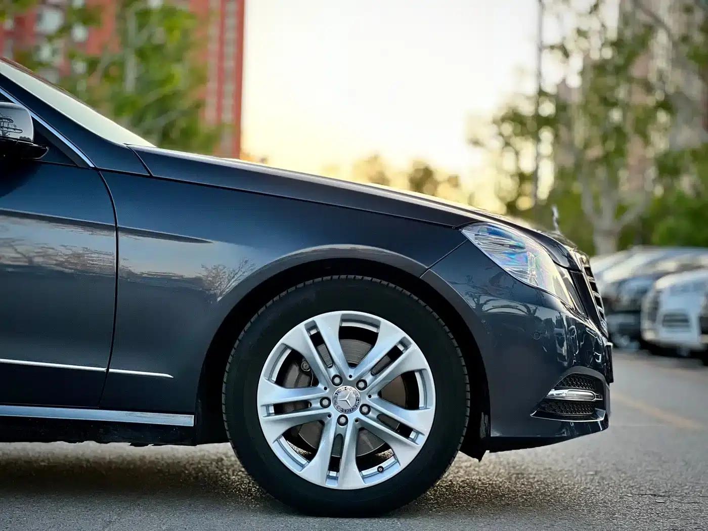 Mercedes-Benz E-Class 2010 E 300 L Fashion Edition — миниатюра 47