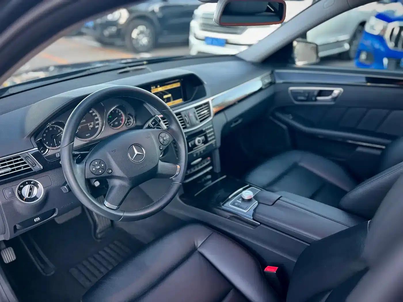 Mercedes-Benz E-Class 2010 E 300 L Fashion Edition — миниатюра 9