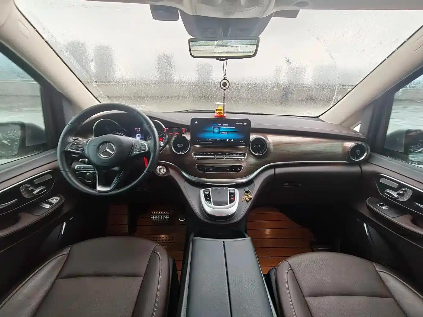 Mercedes-Benz V-Class 2022 V 260 L Long Wheelbase Luxury Edition — миниатюра 17