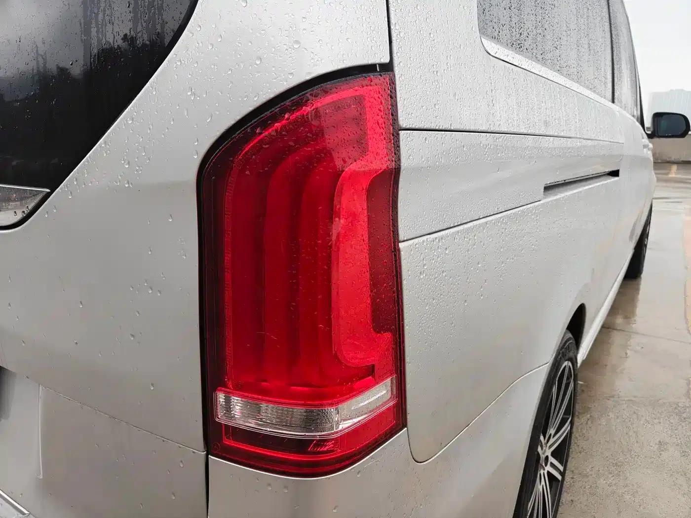 Mercedes-Benz V-Class 2022 V 260 L Long Wheelbase Luxury Edition — миниатюра 23