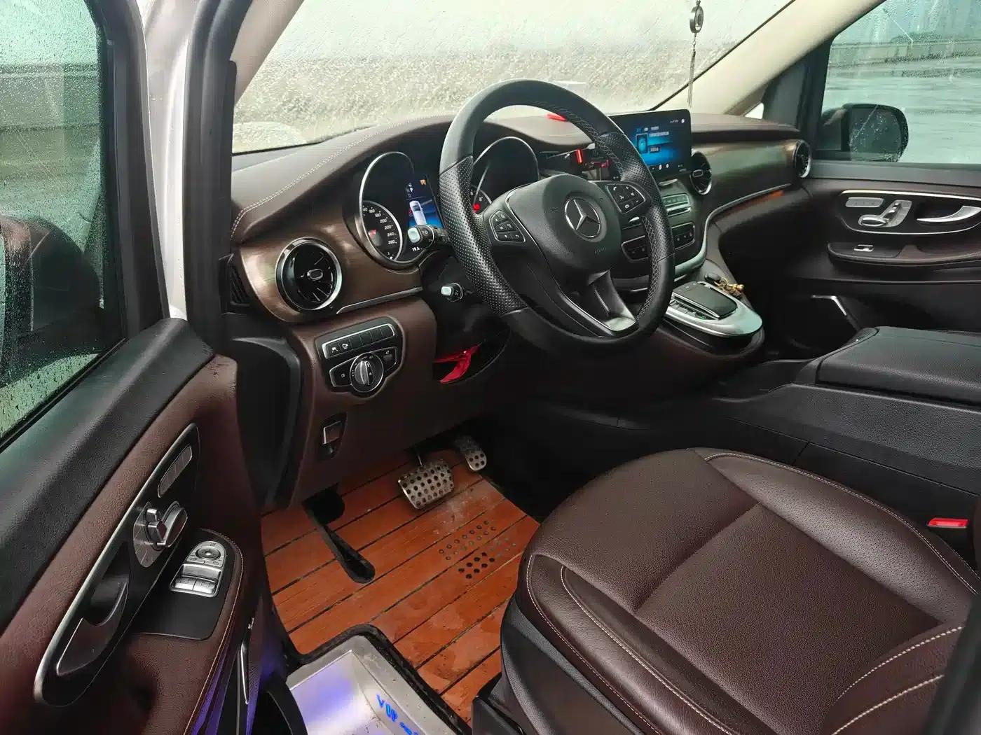 Mercedes-Benz V-Class 2022 V 260 L Long Wheelbase Luxury Edition — миниатюра 28