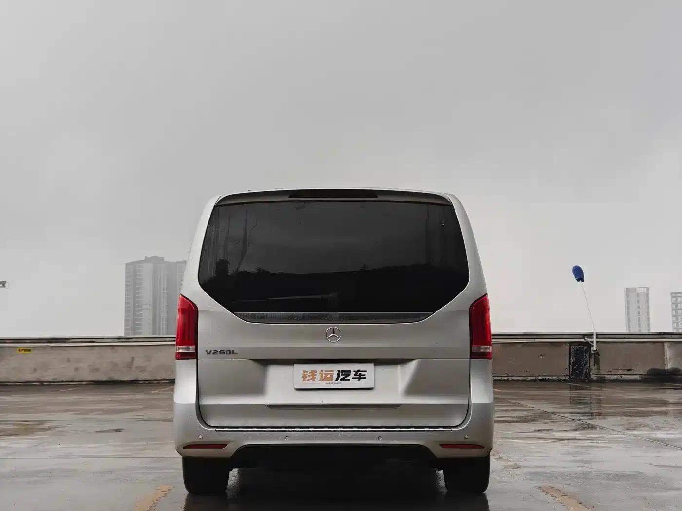 Mercedes-Benz V-Class 2022 V 260 L Long Wheelbase Luxury Edition — миниатюра 5