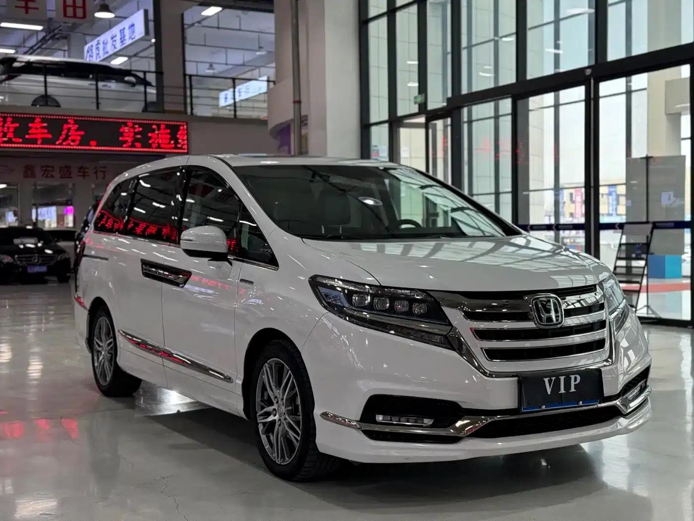 Elysion 2019 2.0L Hybrid Luxury Edition — миниатюра 3