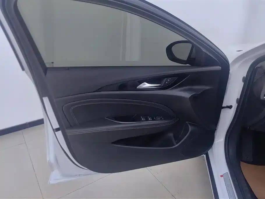 Buick Regal 2024 Facelift 25T Premium Edition — миниатюра 7