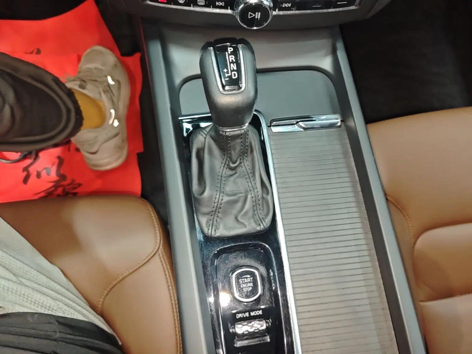 Volvo XC60 2021 T5 4x4 Smart Luxury Edition — миниатюра 17