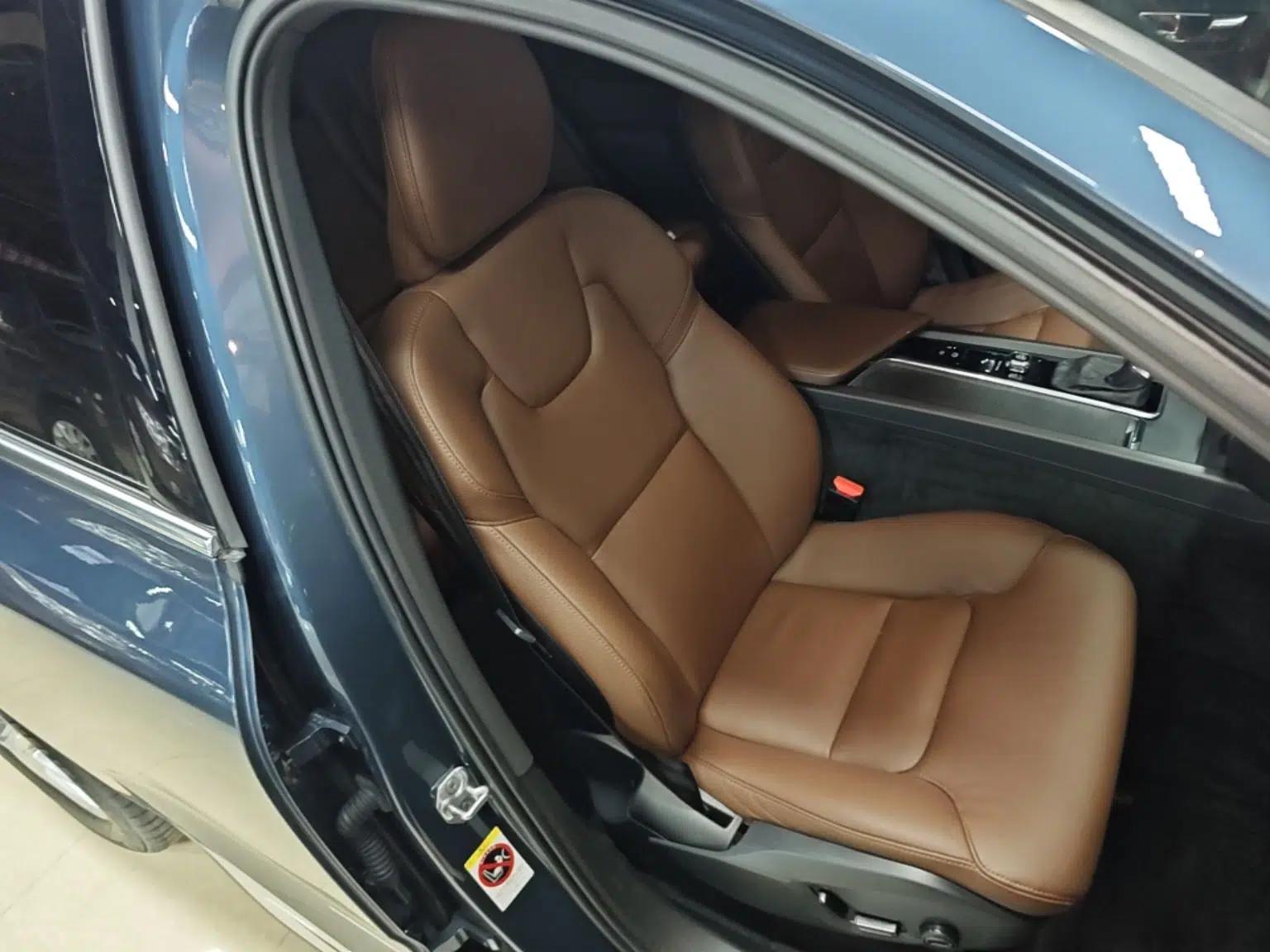 Volvo XC60 2021 T5 4x4 Smart Luxury Edition — миниатюра 23