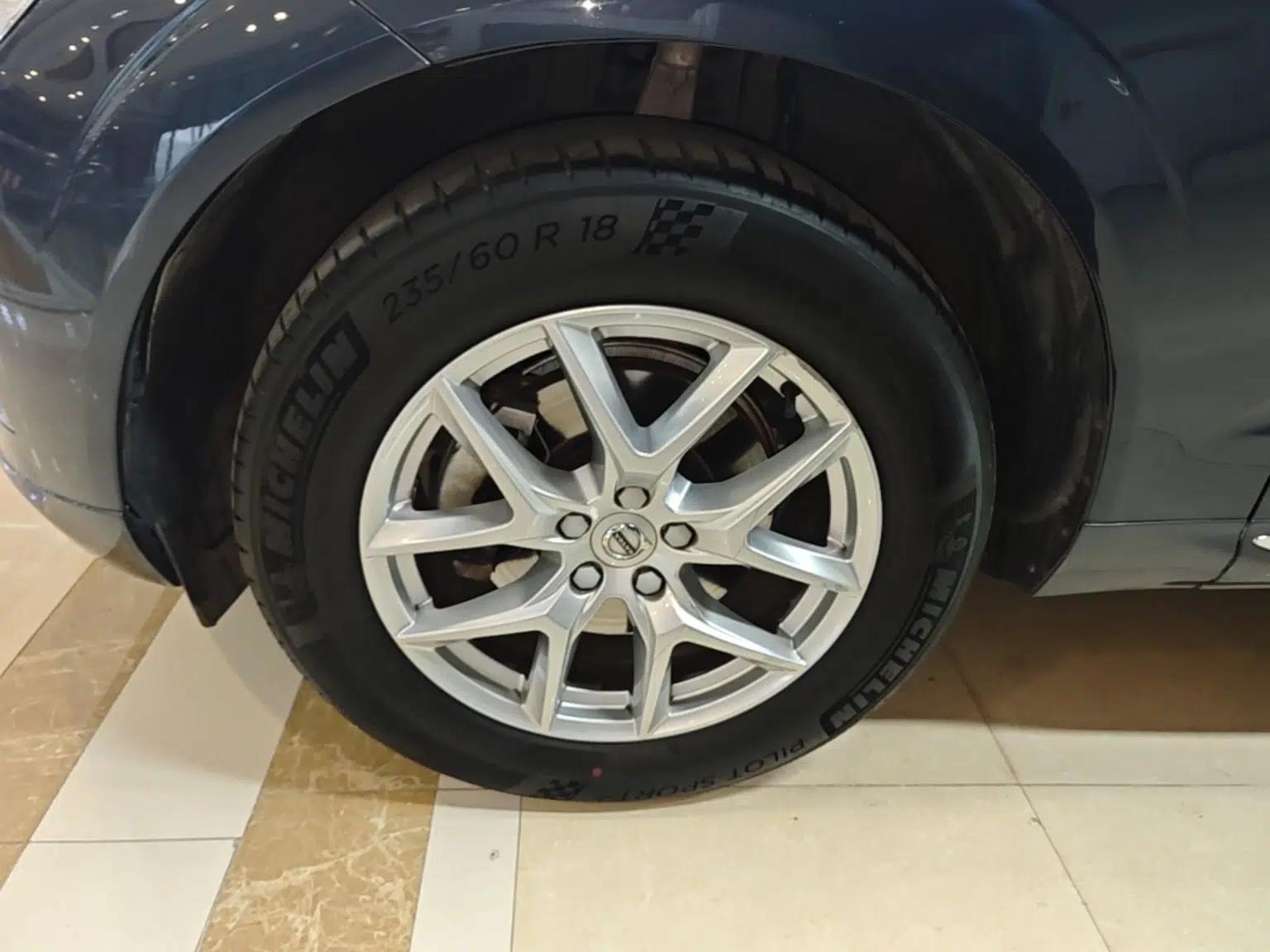 Volvo XC60 2021 T5 4x4 Smart Luxury Edition — миниатюра 8