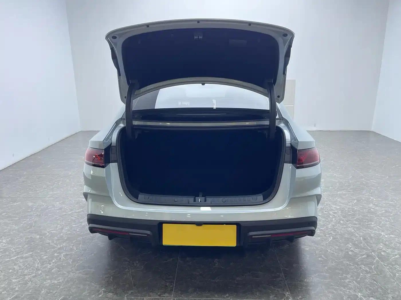 Qin L 2025 DM-i Intelligent Driving Edition 80KM Leading Model — миниатюра 5