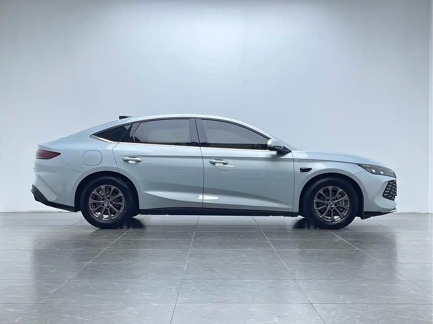 Qin L 2025 DM-i Intelligent Driving Edition 80KM Leading Model — миниатюра 6