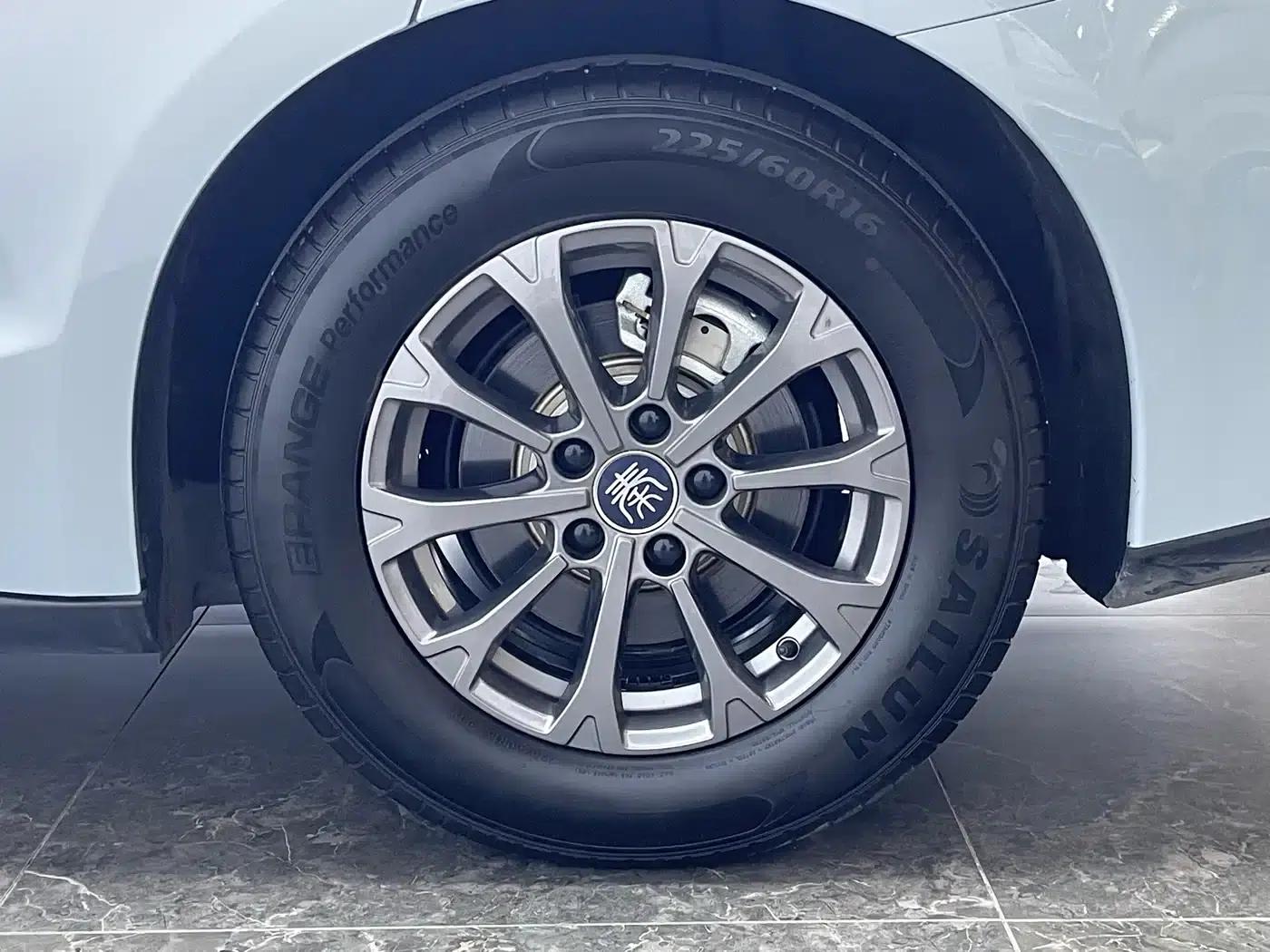 Qin L 2025 DM-i Intelligent Driving Edition 80KM Leading Model — миниатюра 7