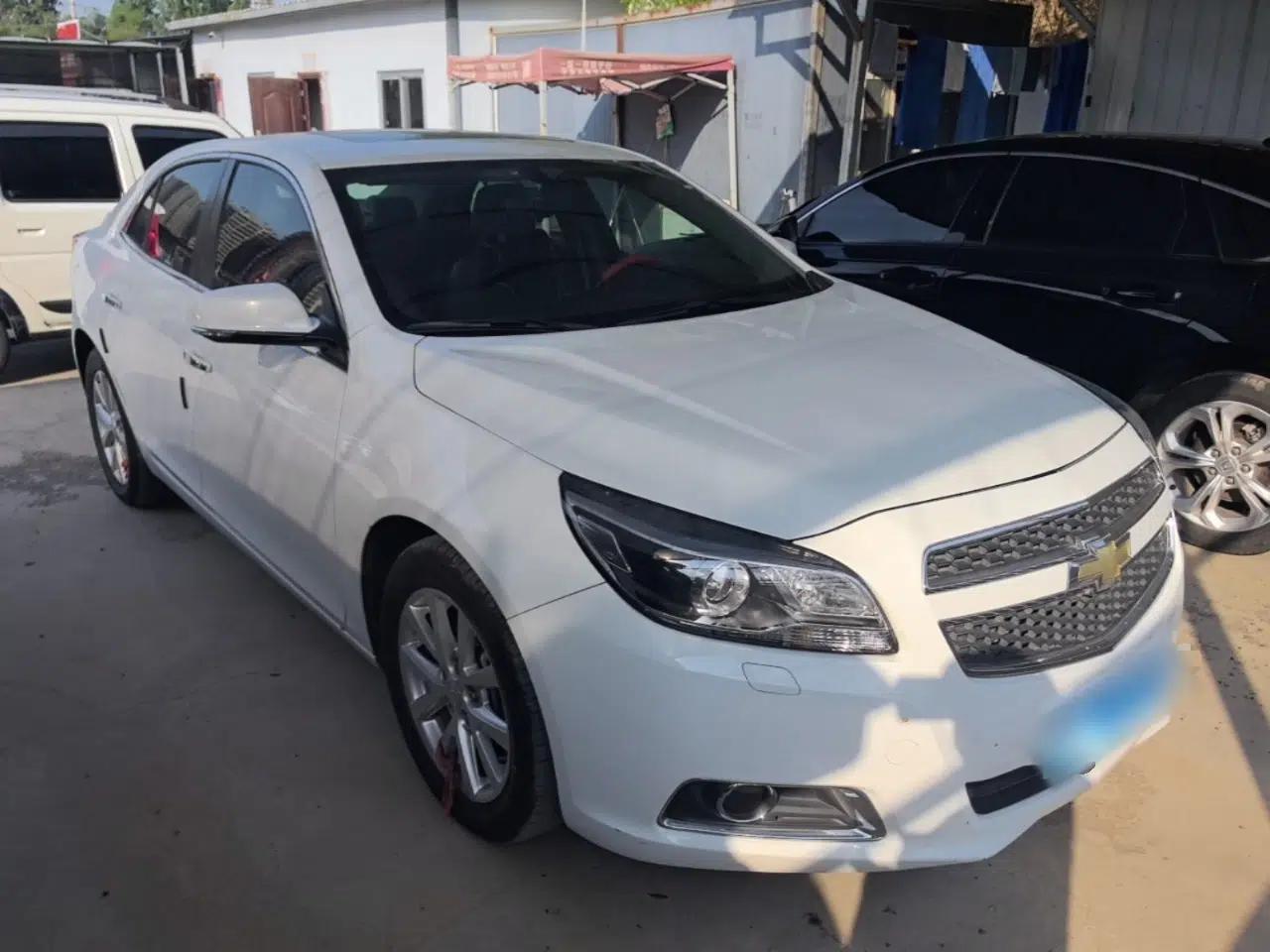 Chevrolet Malibu 2014 2.0L Automatic Luxury Edition — миниатюра 3
