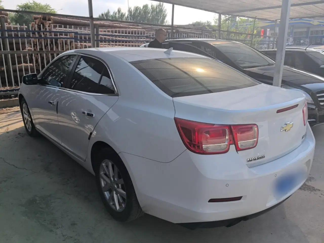 Chevrolet Malibu 2014 2.0L Automatic Luxury Edition — миниатюра 4